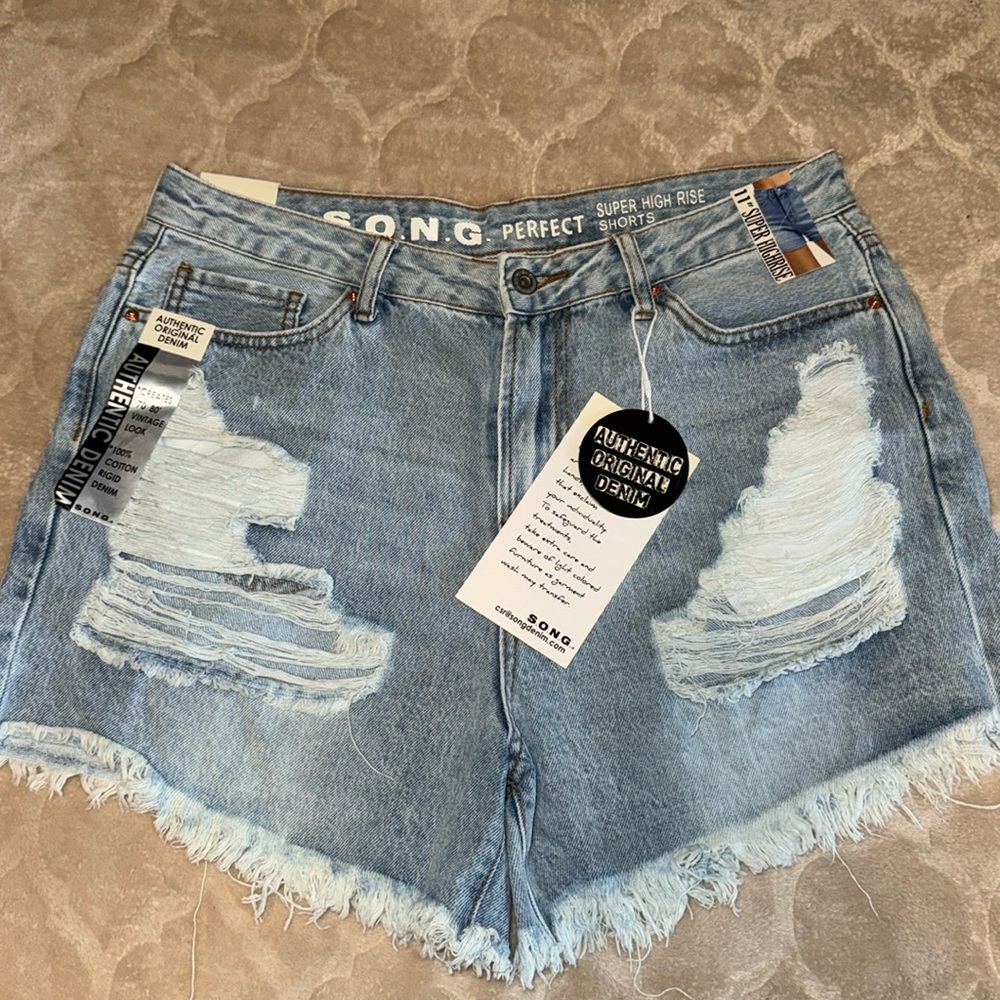 NWT DISTRESSED DENIM